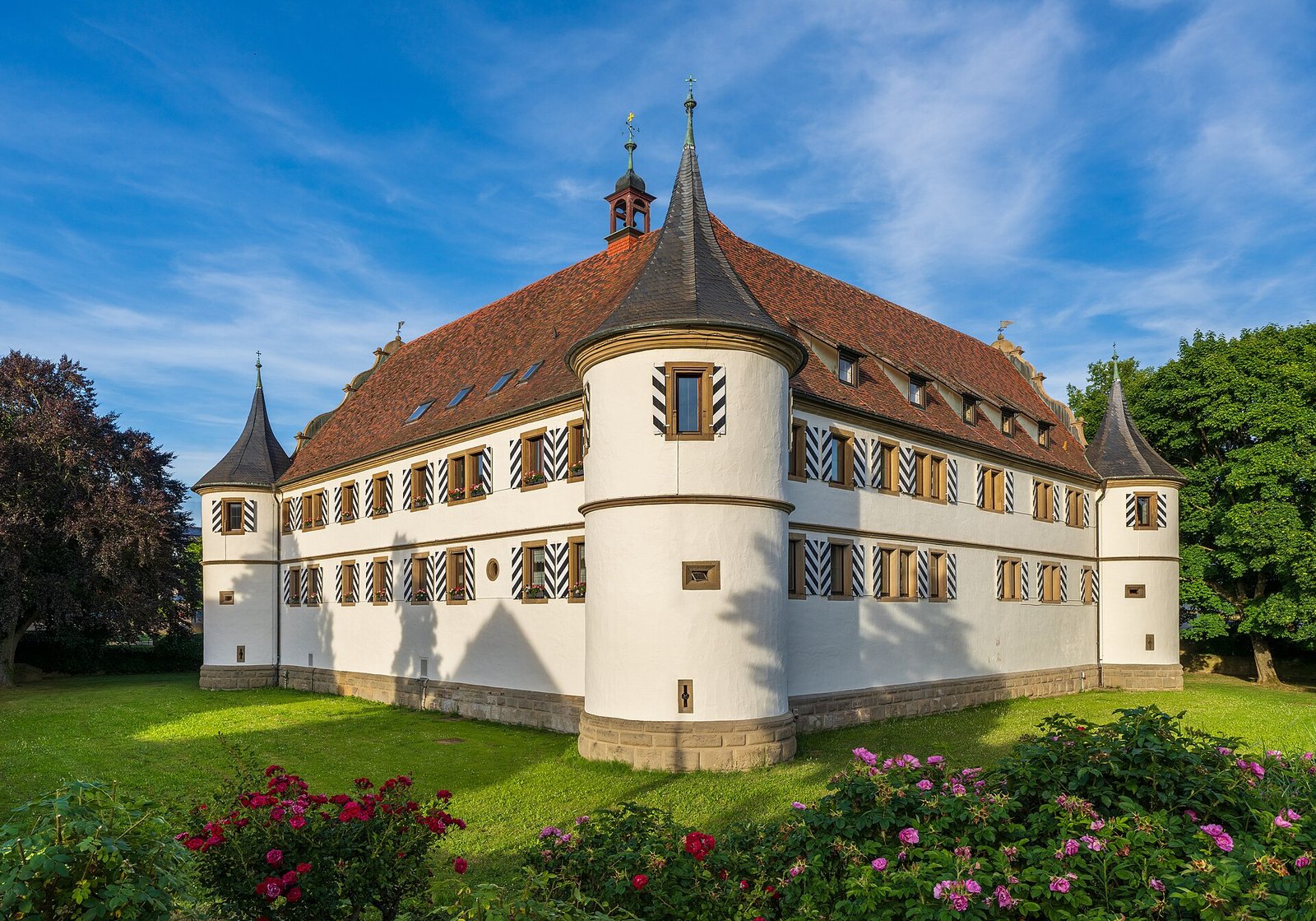 Deutschordensschloss im Dorfkern von Heilbronn-Kirchhausen